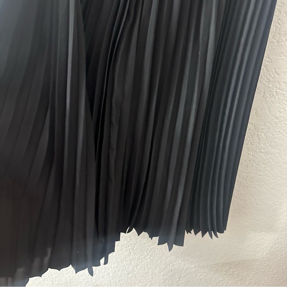 Sacai Black Pleated Skirt - Picture 9 of 10
